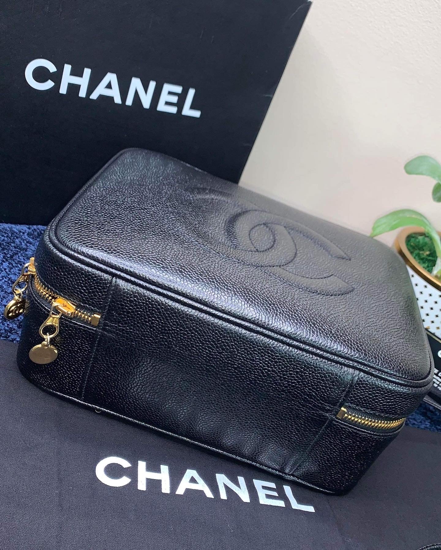 Chanel Caviar Vintage Vanity