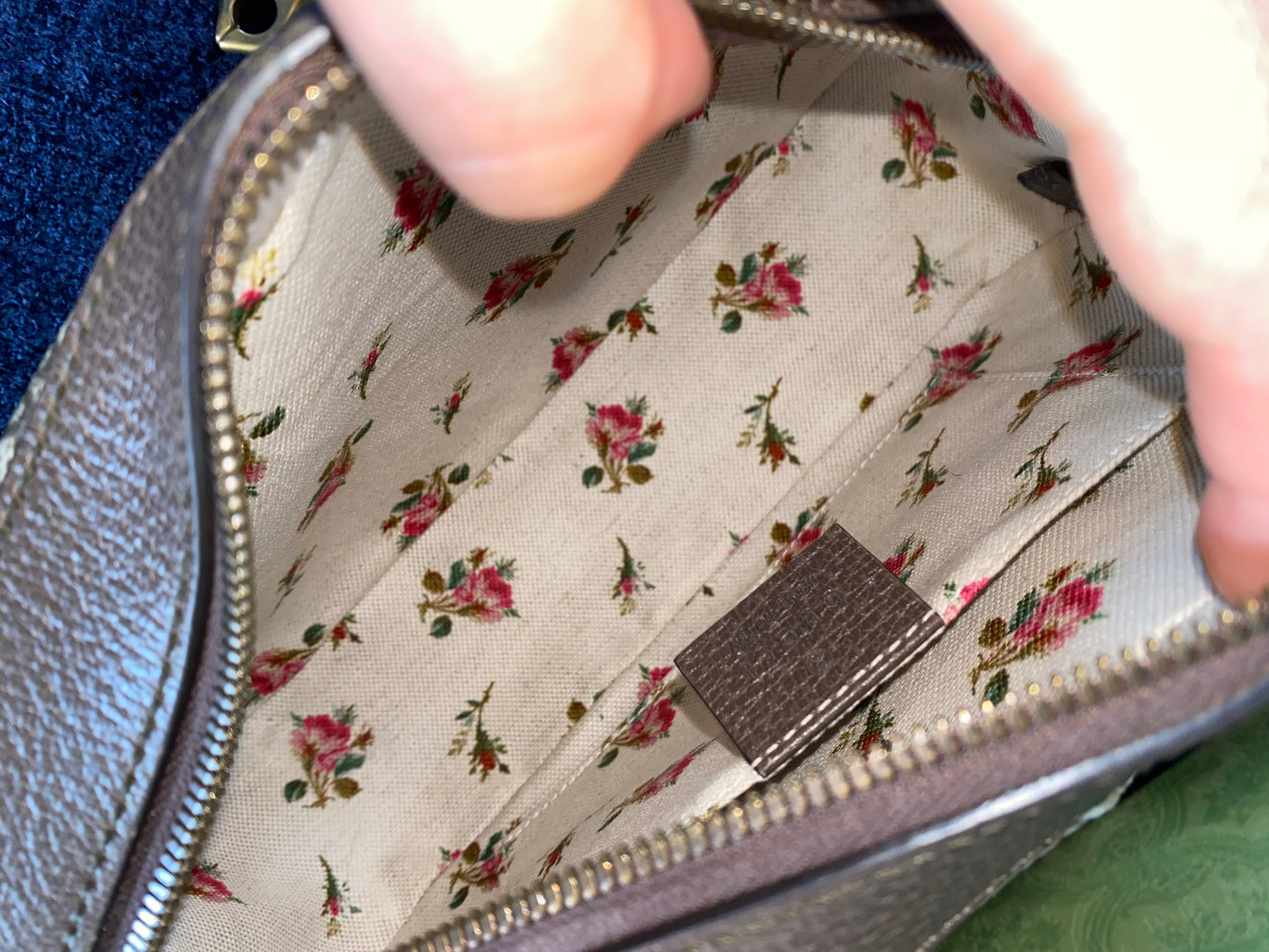 SOLD!! Gucci Messenger