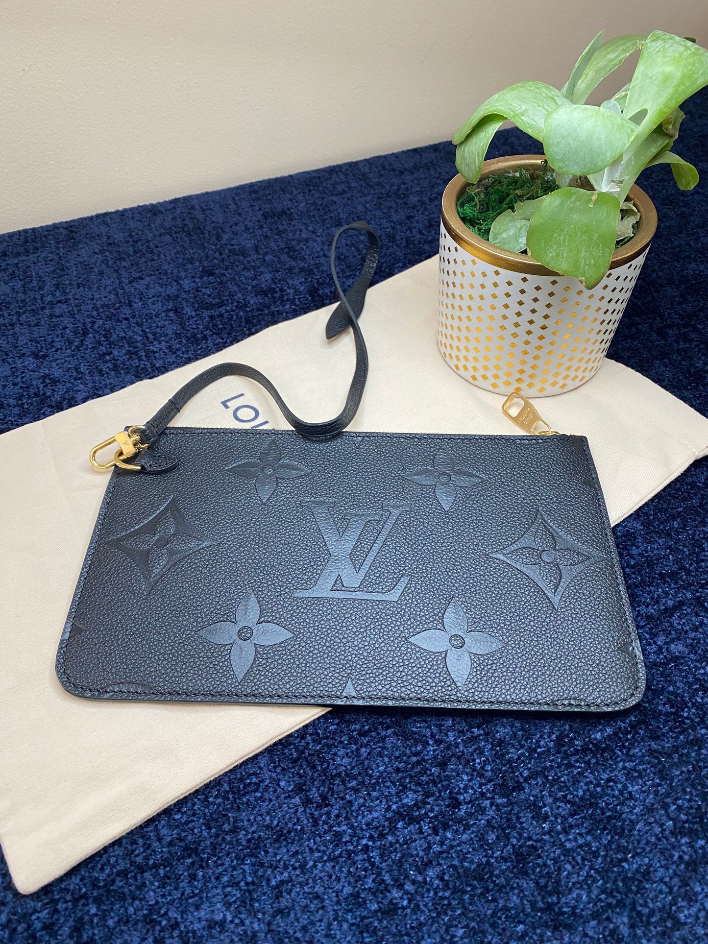 Neverfull MM Pouch Empreinte Noir