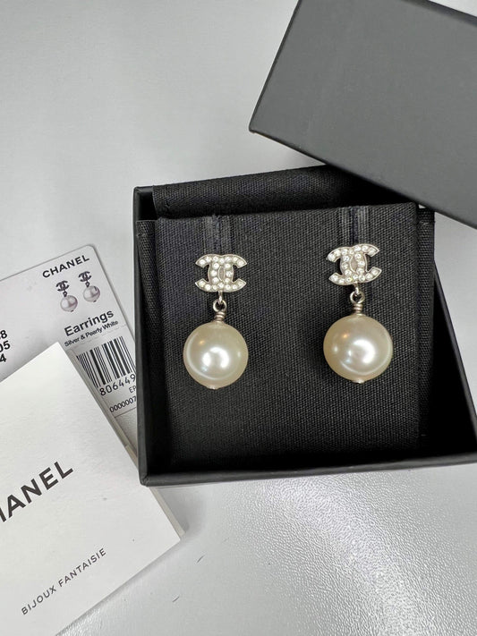 SOLD!! Chanel Drop Pearl Earrings