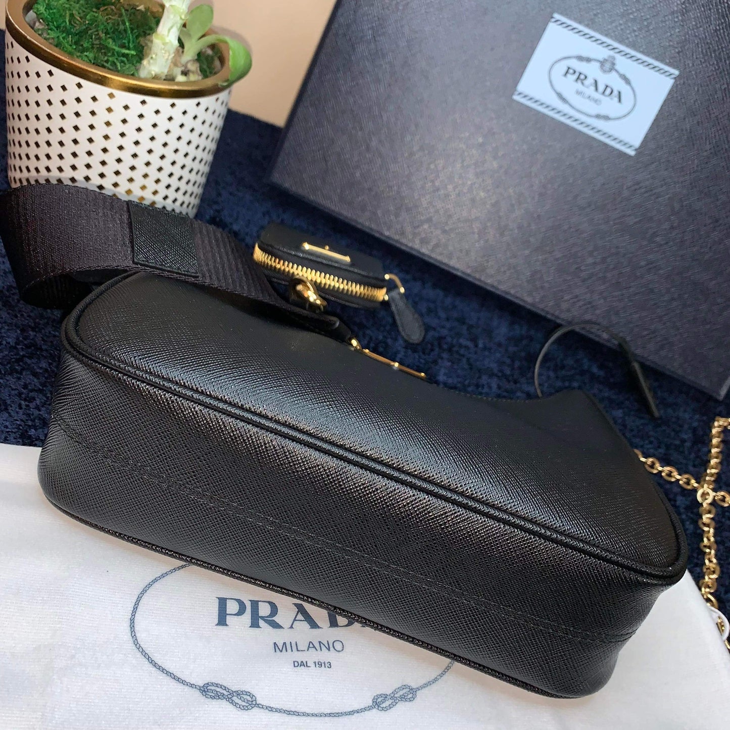 Prada Re-edition 2005 Saffiano