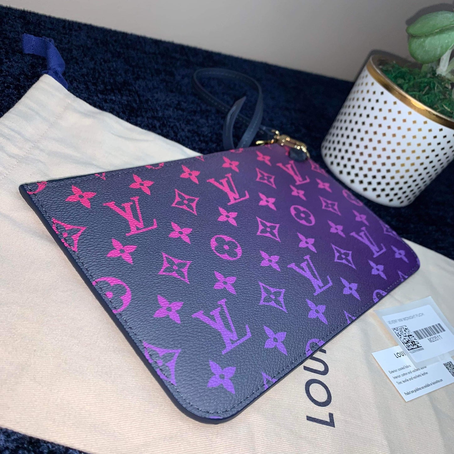 Neverfull MM Pouch Midnight Fuchsia