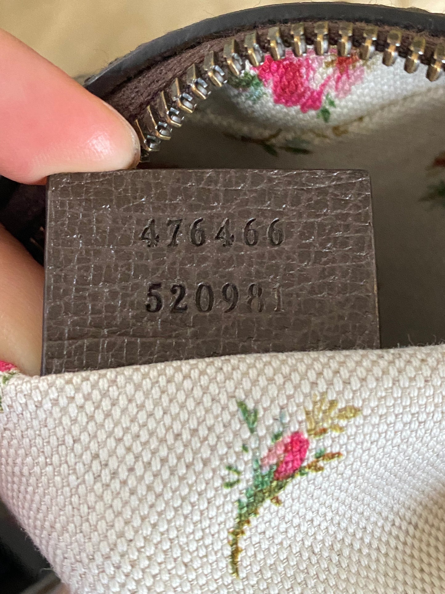 SOLD!! Gucci Messenger