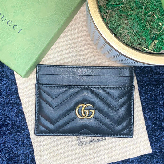 SOLD!!! Gucci Marmont Card Holder