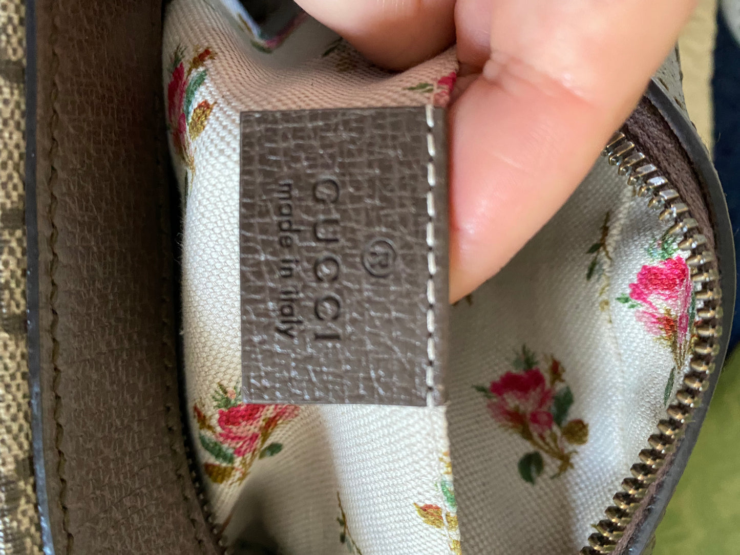 SOLD!! Gucci Messenger