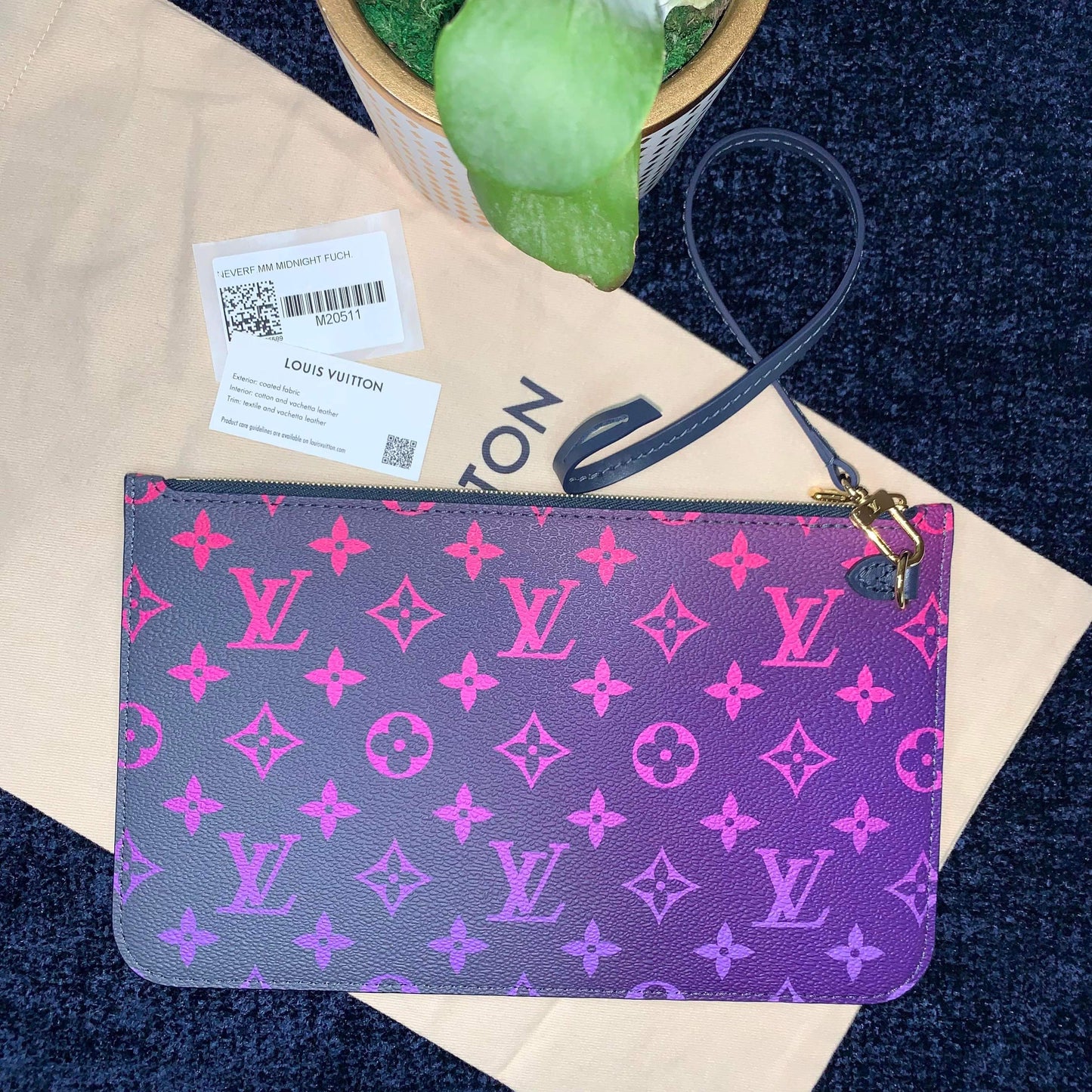 Neverfull MM Pouch Midnight Fuchsia